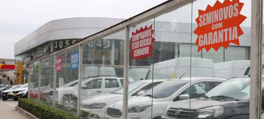 Vendas de veículos financiados têm queda em março, diz B3